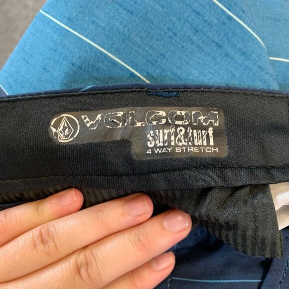 Volcom Hybrid Shorts Big Boys Youth 28 Blue Striped Frickin V4S Mixed Surf Turf - Picture 10 of 13